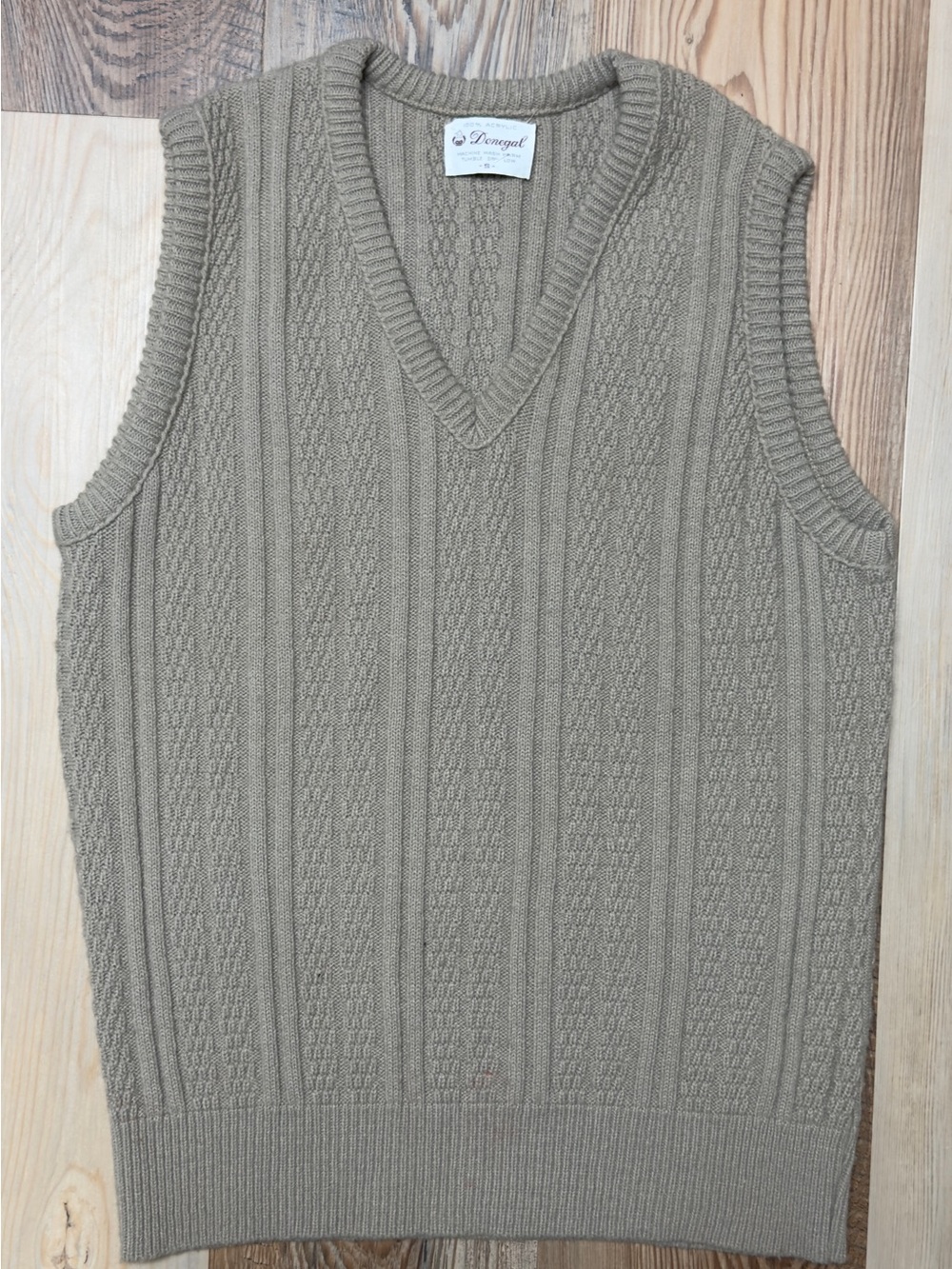 Vintage 70s Donegal Cable Knit Sweater Vest Men's Small Tan V-Neck Preppy